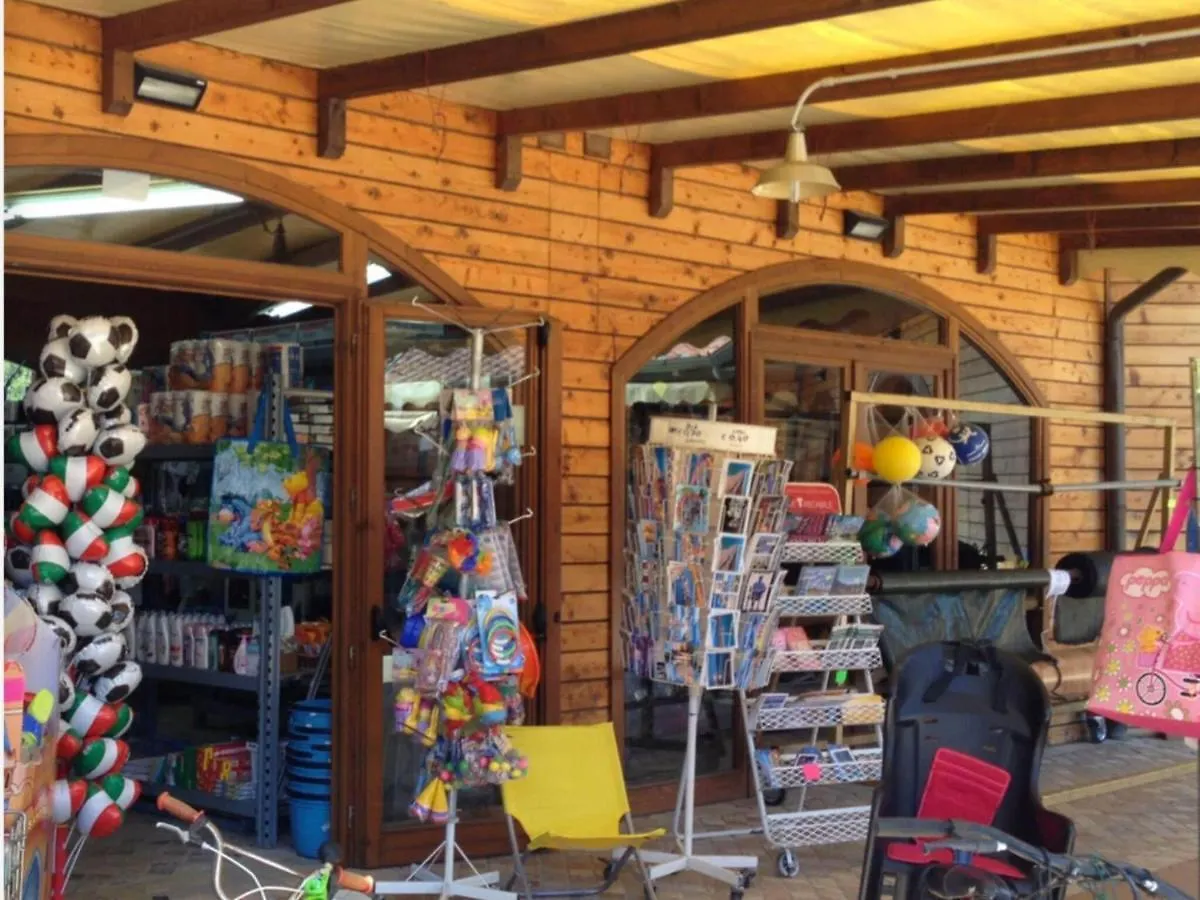 Nice Tent Lodge On A Campsite, Near The Beach, Beautiful Lucca At 27 Km Viareggio