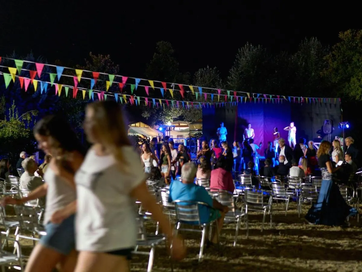 Nice Tent Lodge On A Campsite, Near The Beach, Beautiful Lucca At 27 Km Viareggio Luxury tent
